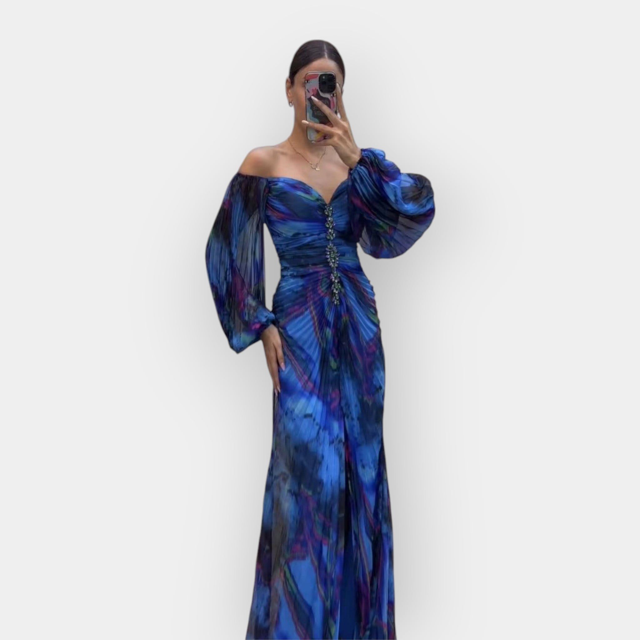 Prozračno haljina s otvorom