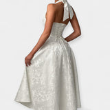 Mini haljina s otvorenim leđima i modernim korzetom