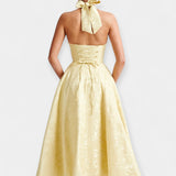 Mini haljina s otvorenim leđima i modernim korzetom